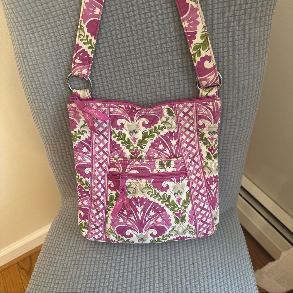 Vera Bradley julep tulip Crossbody handbag with zipper closure, multi pockets